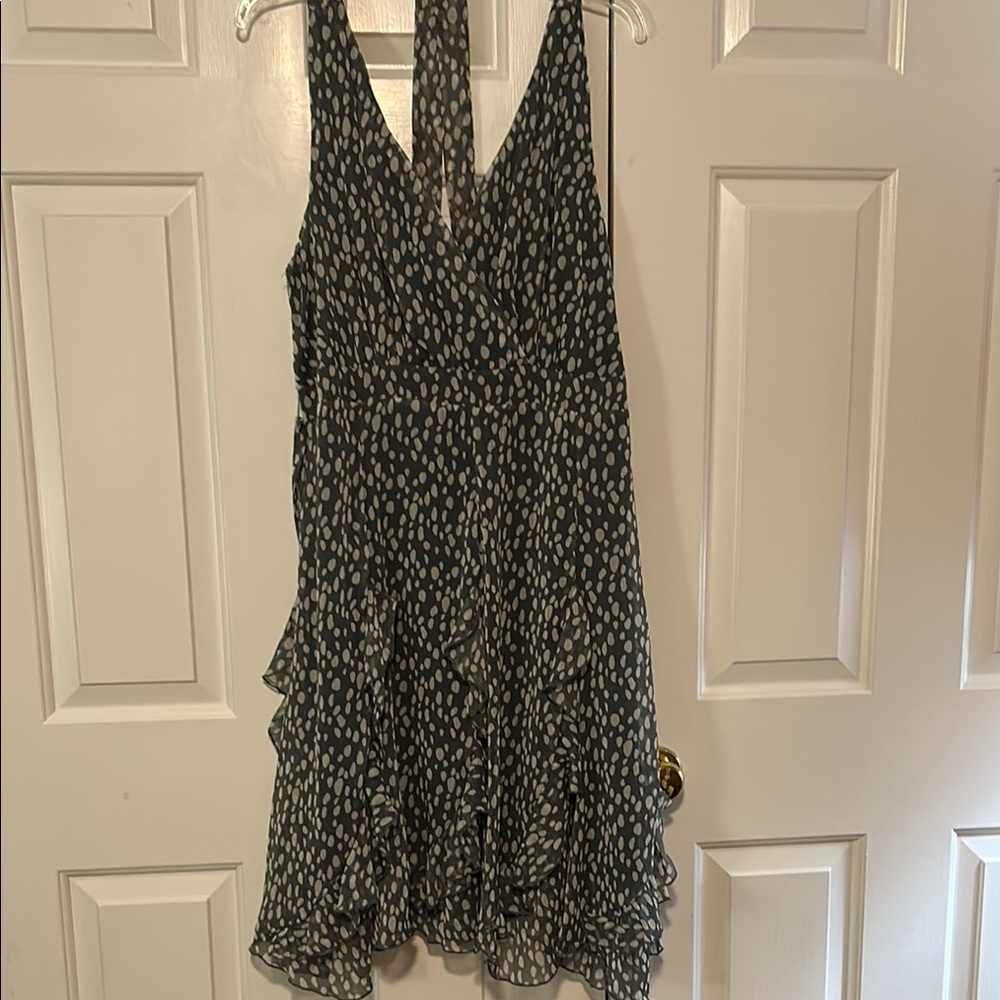 The Pyramid Collection. Beautiful sleeveless dress. Size 1X